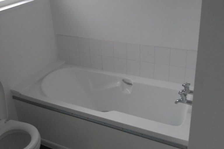 Photo of property in 4 Lees Grove, Wainuiomata, Lower Hutt, 5014