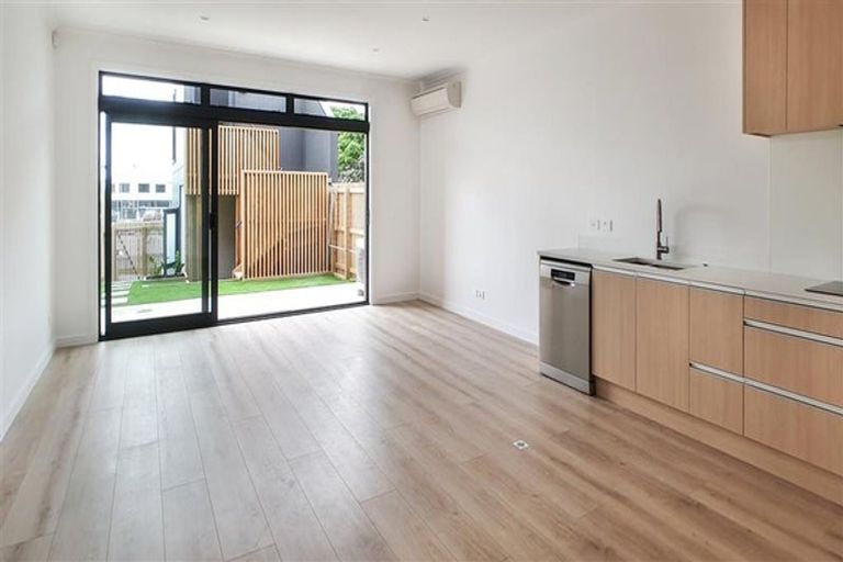 Photo of property in 9 Hudson Bay Road, Hobsonville, Auckland, 0616