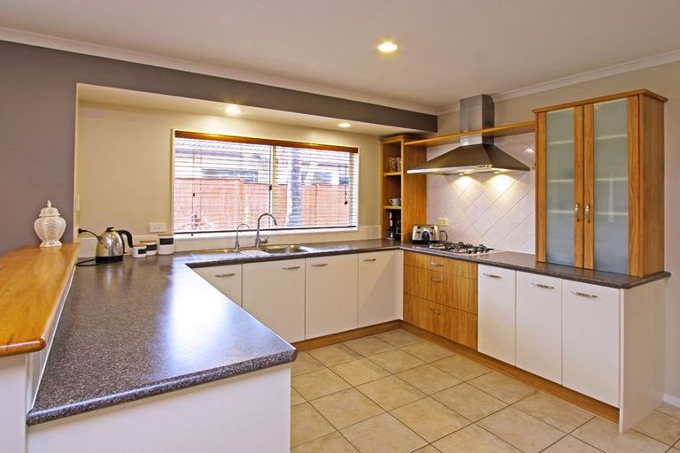 Photo of property in 30 Croftview Road, Wattle Downs, Auckland, 2103