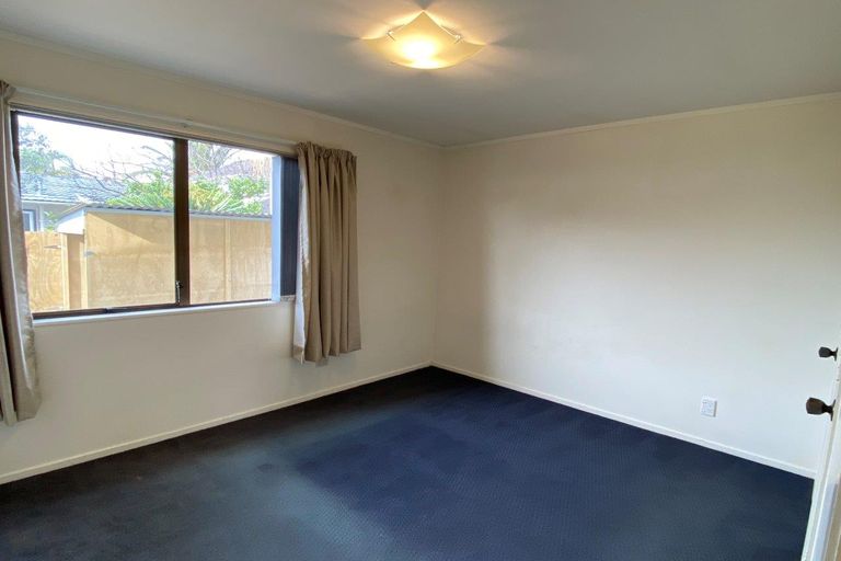 Photo of property in 12a Tamaki Bay Drive, Pakuranga, Auckland, 2010