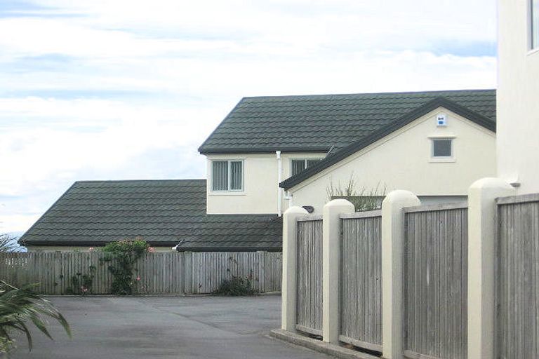 Photo of property in 13 Signallers Grove, Strathmore Park, Wellington, 6022