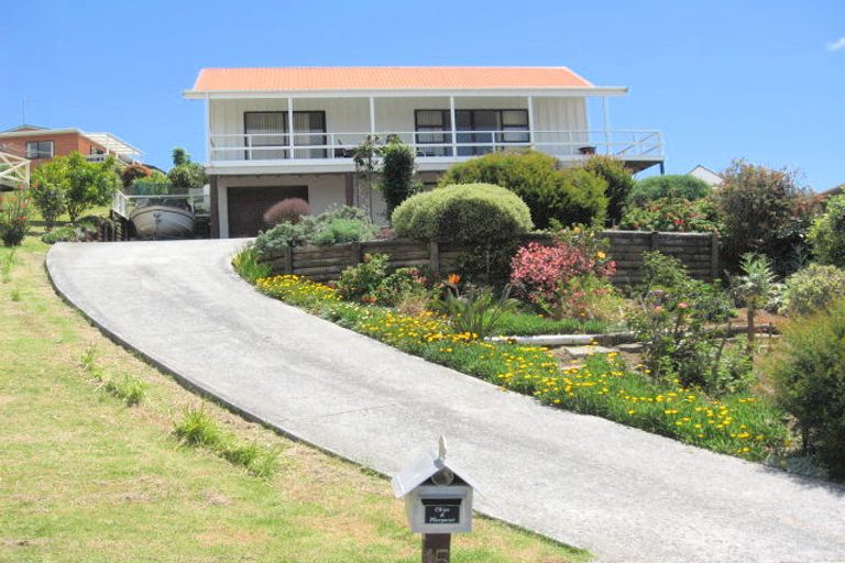 Photo of property in 15 Stratford Drive, Cable Bay, 0420