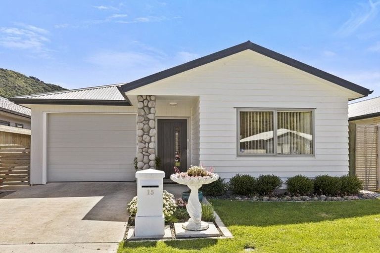 Photo of property in 15 Te Toru Street, Taita, Lower Hutt, 5011