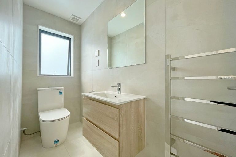 Photo of property in 7/105 Hobsonville Road, West Harbour, Auckland, 0618