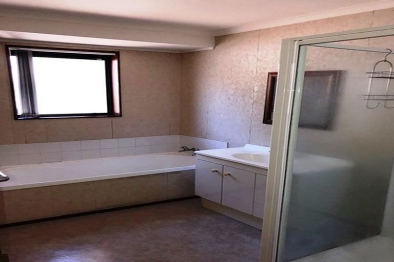 Photo of property in 2 Surrey Lane, Glenview, Hamilton, 3206