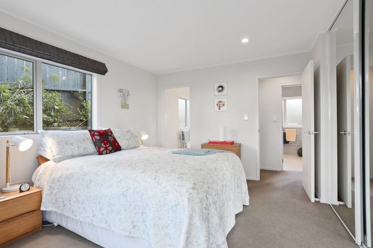 Photo of property in 9 Tinopai Road, Titirangi, Auckland, 0604