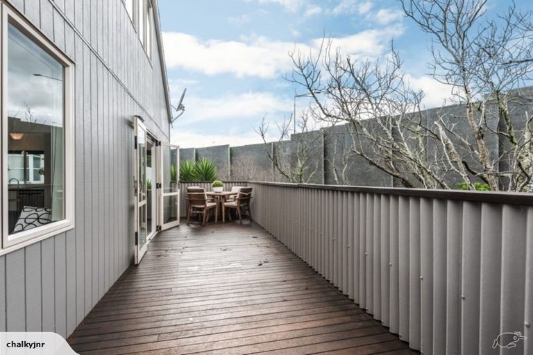 Photo of property in 1042a Great North Road, Point Chevalier, Auckland, 1022