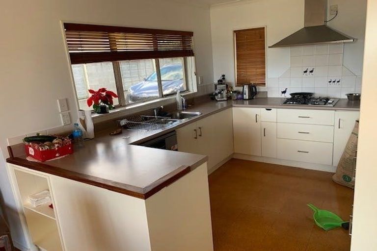 Photo of property in 16b Gemini Place, Kawaha Point, Rotorua, 3010
