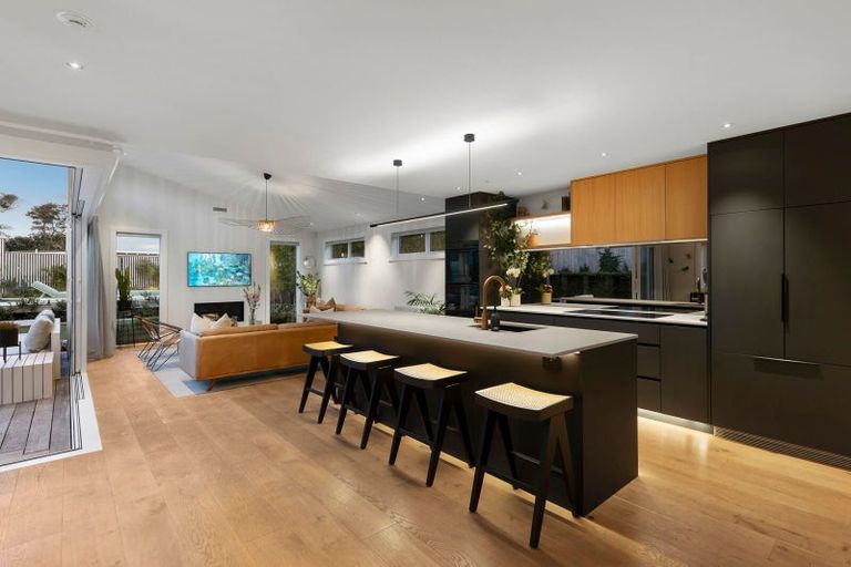 Photo of property in 7 Bungalow Avenue, Point Chevalier, Auckland, 1022