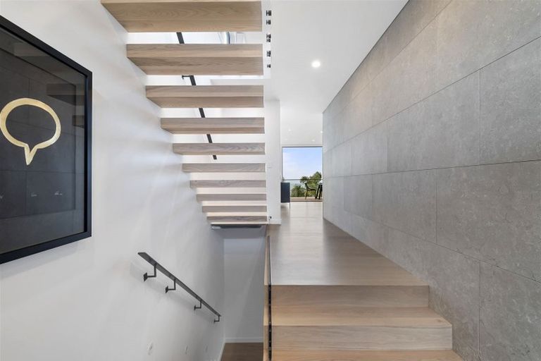 Photo of property in 35a Gulf View Road, Murrays Bay, Auckland, 0630