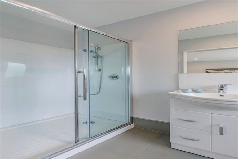 Photo of property in 1/25 Kennington Drive, Clendon Park, Auckland, 2103