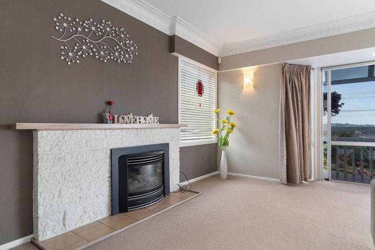 Photo of property in 714 East Coast Road, Pinehill, Auckland, 0632