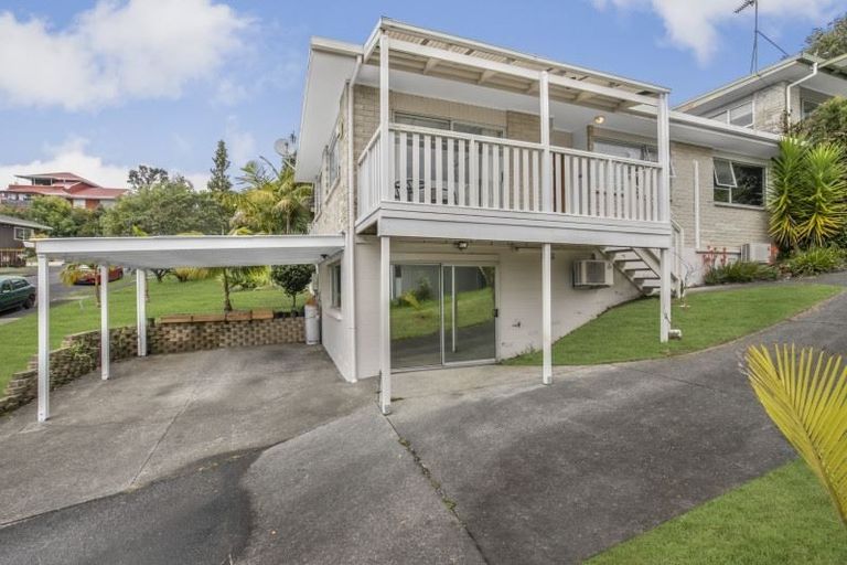 Photo of property in 1/7 Malters Place, Browns Bay, Auckland, 0630