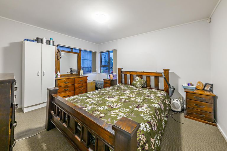 Photo of property in 2/27 Kopara Place, Clendon Park, Auckland, 2103