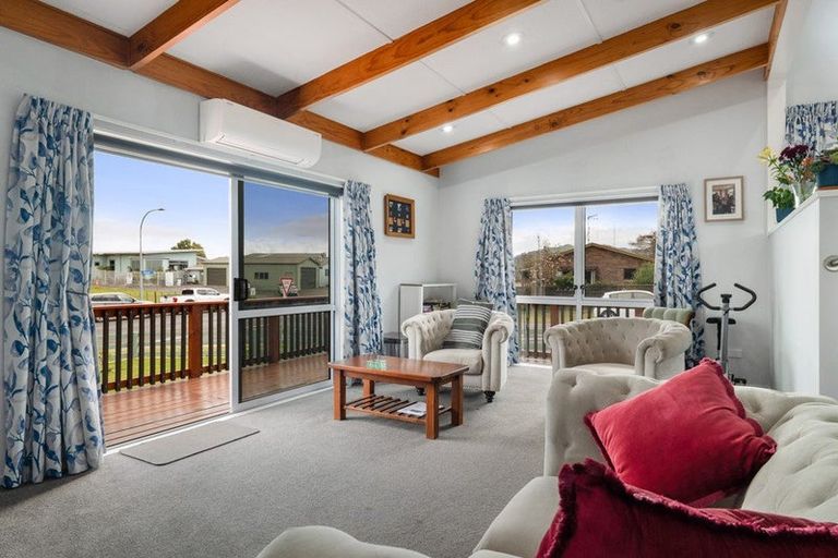 Photo of property in 1 Ohinemuri Place, Paeroa, 3600