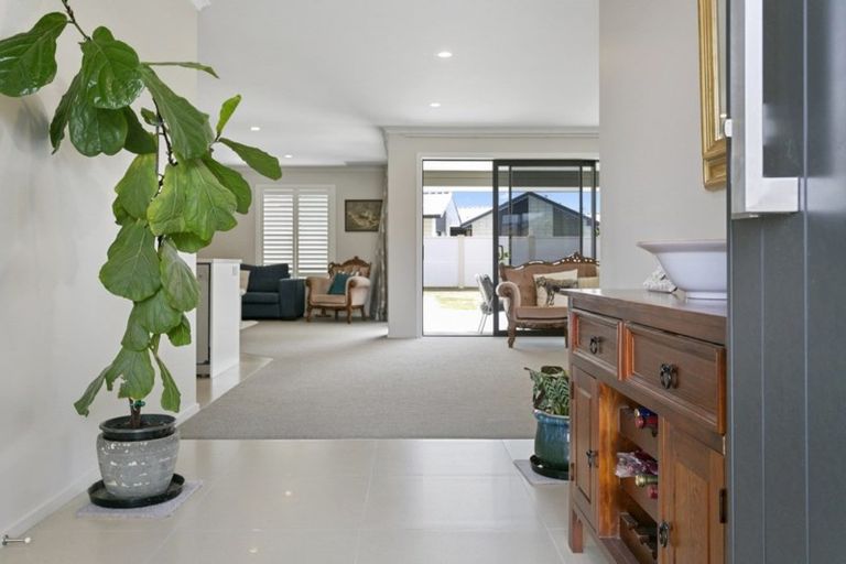 Photo of property in 93 Saint Kilda Road, Cambridge, 3434