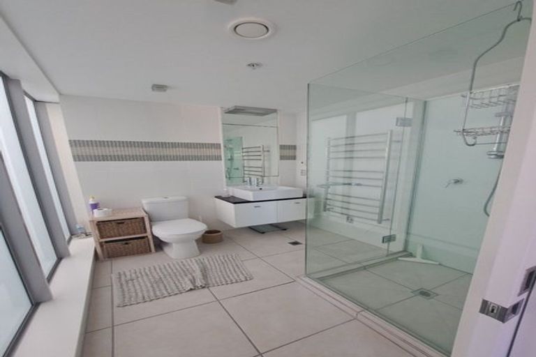 Photo of property in Portal Apartments, 6b/42 Cable Street, Te Aro, Wellington, 6011