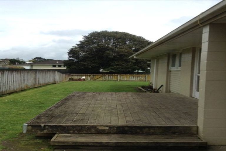 Photo of property in 23 Hamilton Drive, Waiuku, 2123