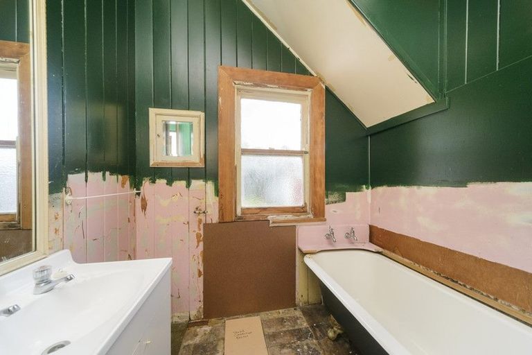 Photo of property in 11 Rosalie Terrace, Kelvin Grove, Palmerston North, 4414