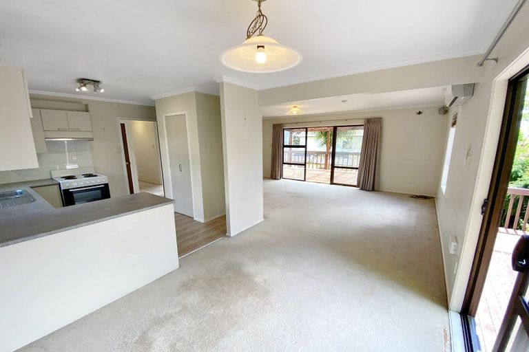 Photo of property in 2/41 Rangatira Road, Beach Haven, Auckland, 0626