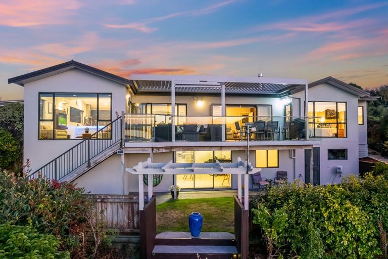 Photo of property in 14 Spinnaker Drive, Whitby, Porirua, 5024