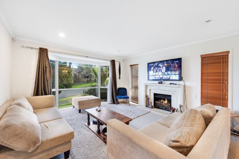 Photo of property in 10 Baverton Drive, Flat Bush, Auckland, 2016