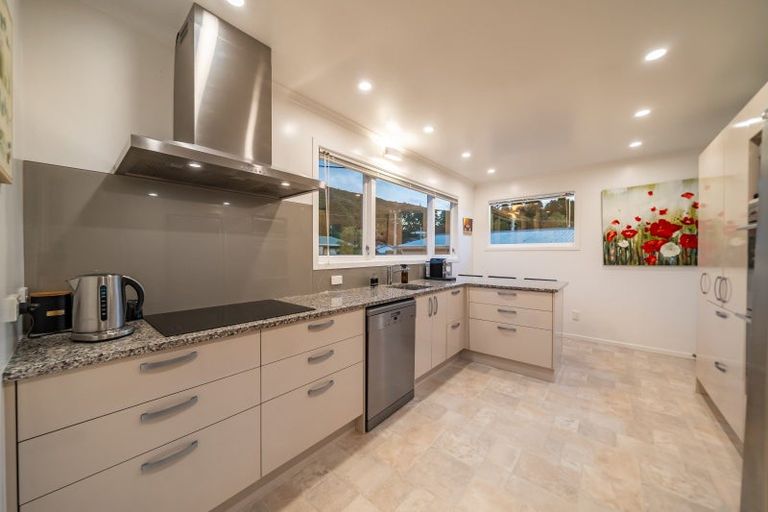 Photo of property in 3 Tawhai Street, Stokes Valley, Lower Hutt, 5019