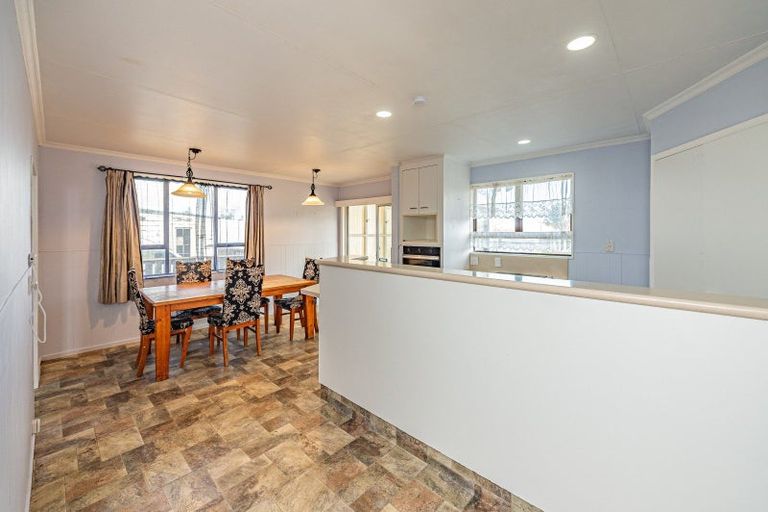 Photo of property in 8 Tongariro Street, Castlecliff, Whanganui, 4501