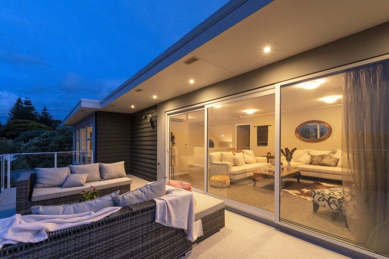 Photo of property in 78 Seaview Road, Paraparaumu Beach, Paraparaumu, 5032