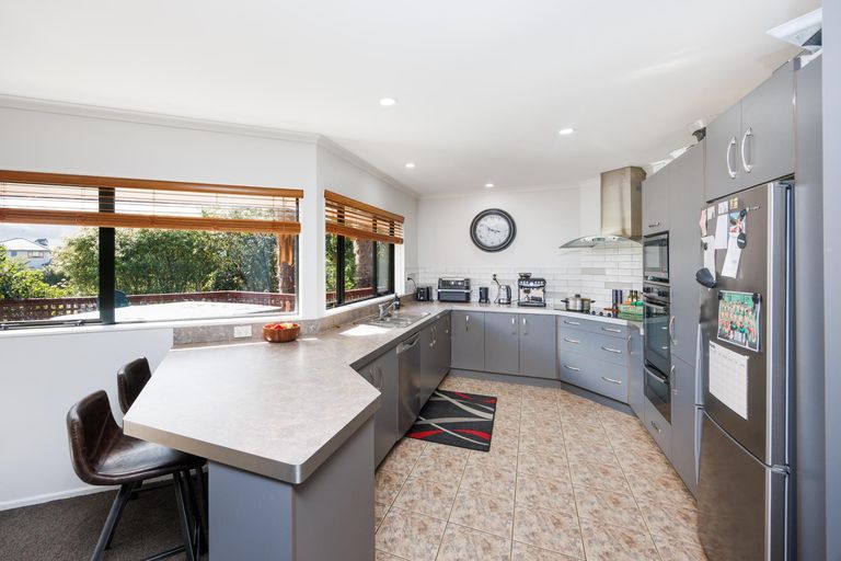 Photo of property in 197 Ruapehu Drive, Fitzherbert, Palmerston North, 4410