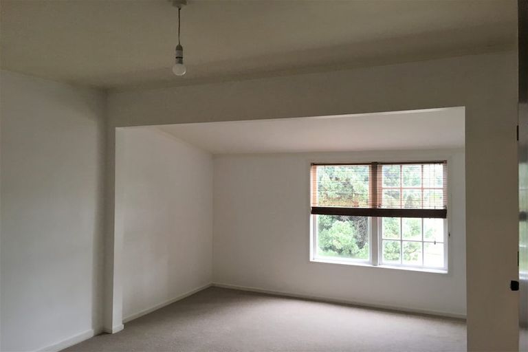 Photo of property in 16 Elmira Place, Browns Bay, Auckland, 0630