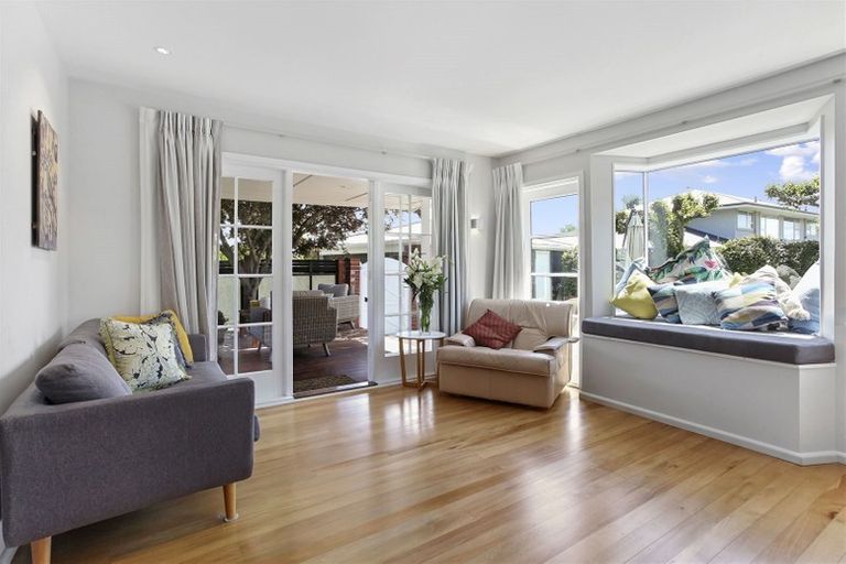 Photo of property in 35 Grahams Road, Ilam, Christchurch, 8041