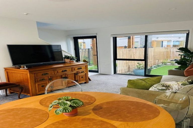 Photo of property in 11/3 Johnston Grove, Taita, Lower Hutt, 5011