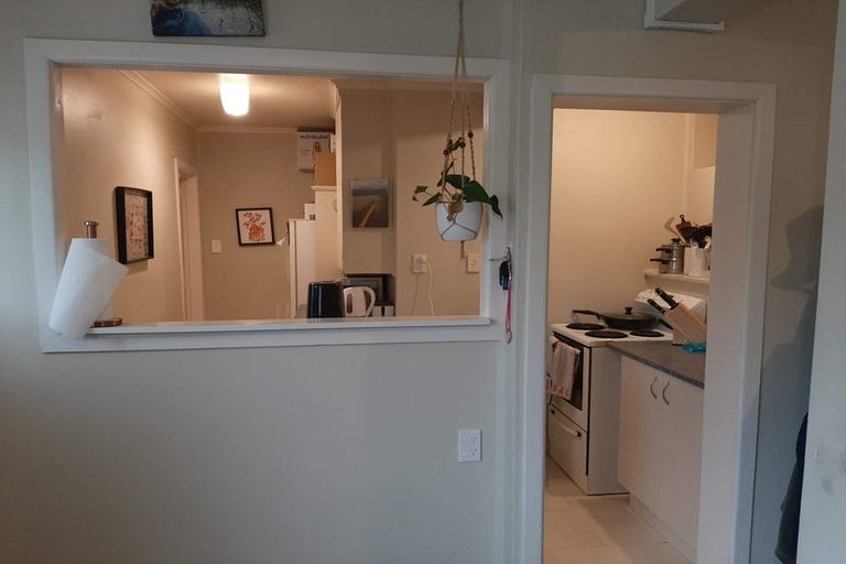 Photo of property in 18 Putnam Street, Northland, Wellington, 6012