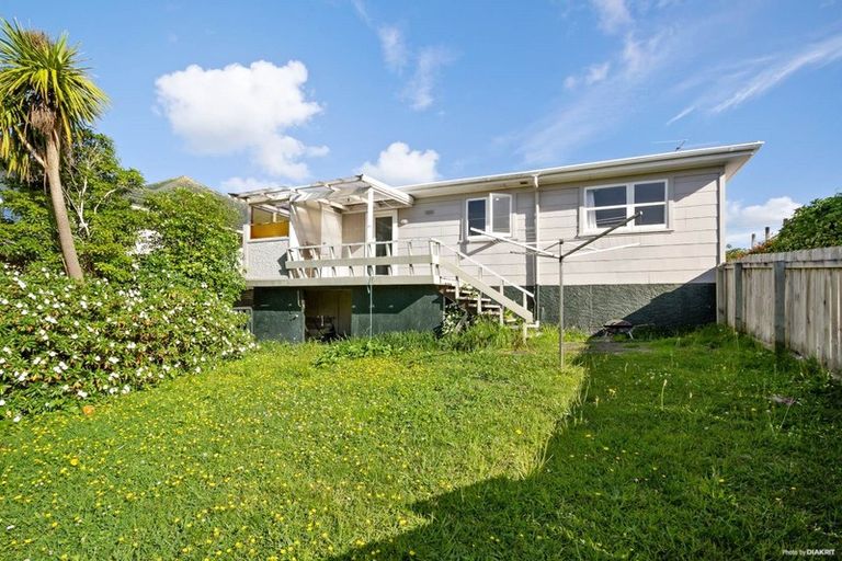 Photo of property in 227 Sturges Road, Henderson, Auckland, 0612