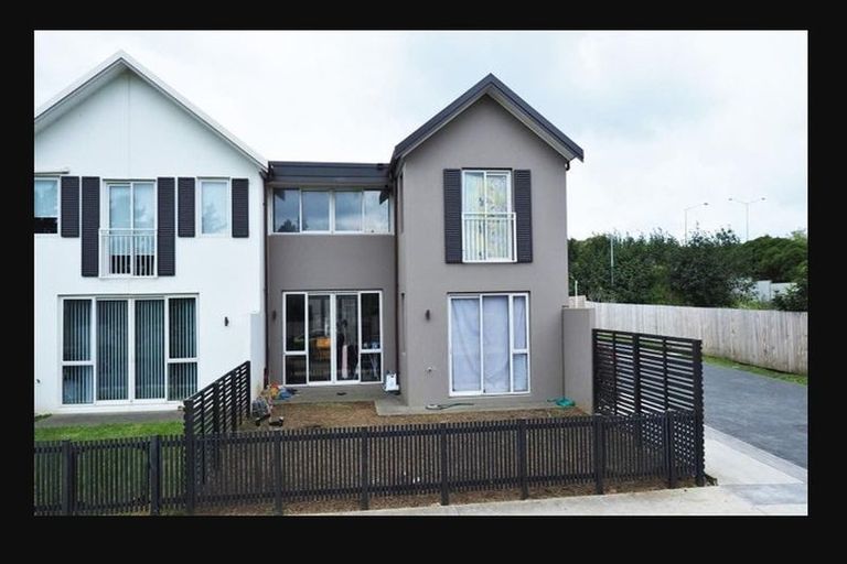 Photo of property in 13 Kaihua Terrace, Mangere Bridge, Auckland, 2022