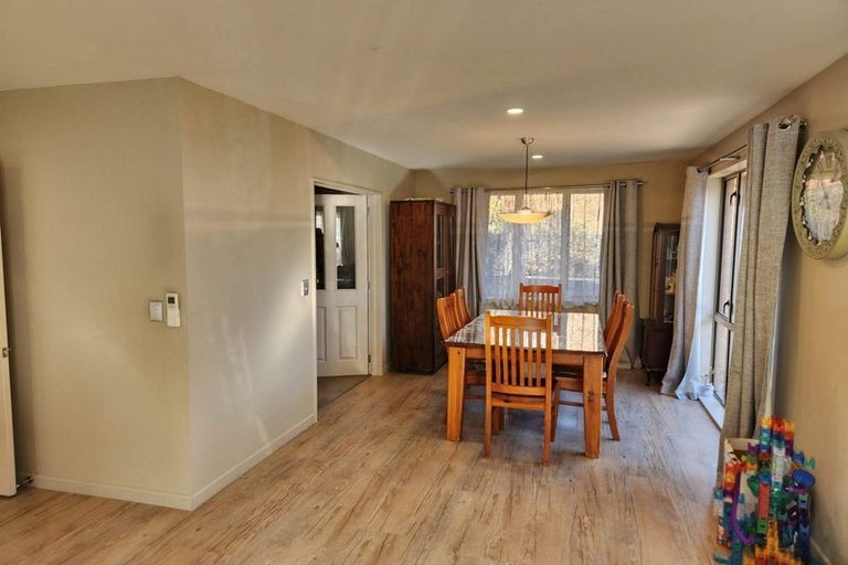 Photo of property in 135 Memorial Avenue, Burnside, Christchurch, 8053