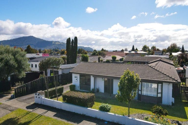 Photo of property in 49a Robertson Street, Glenholme, Rotorua, 3010