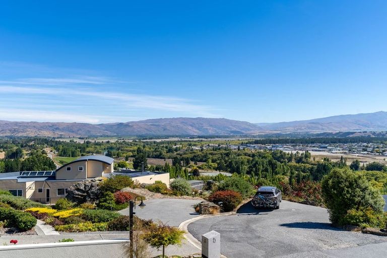 Photo of property in 1 Hawkdun Place, Bridge Hill, Alexandra, 9320