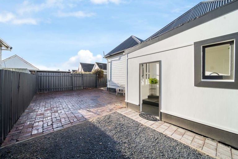 Photo of property in 64 Oxford Street, South Dunedin, Dunedin, 9012