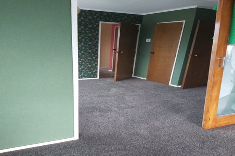 Photo of property in 96a Waiwhetu Road, Waterloo, Lower Hutt, 5011