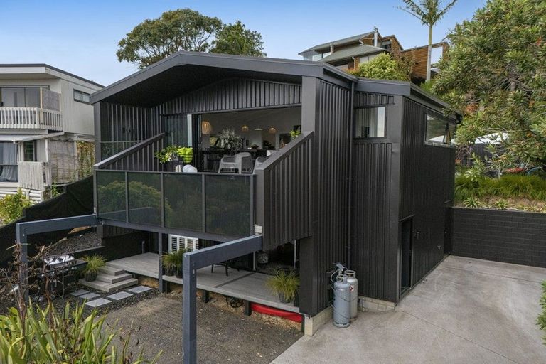 Photo of property in 30 Duncansby Road, Stanmore Bay, Whangaparaoa, 0932