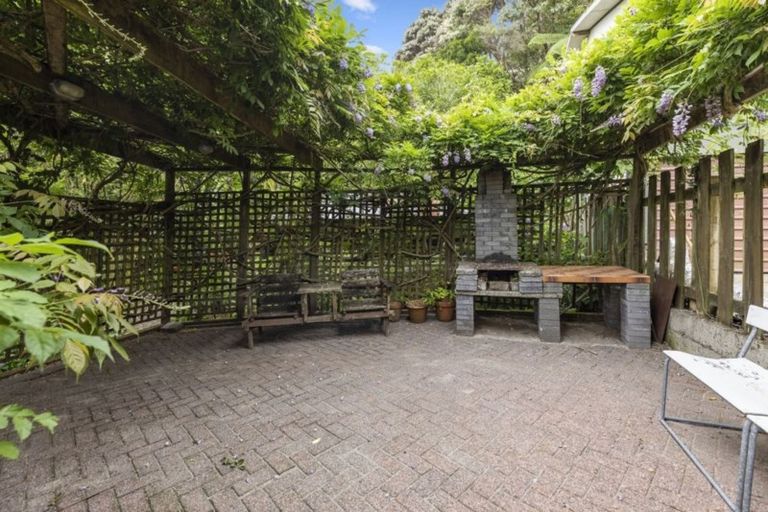 Photo of property in 461 Stokes Valley Road, Stokes Valley, Lower Hutt, 5019