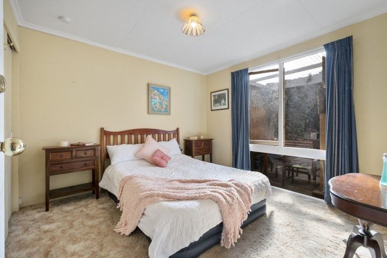 Photo of property in 14 Westmere Place, Takaro, Palmerston North, 4412