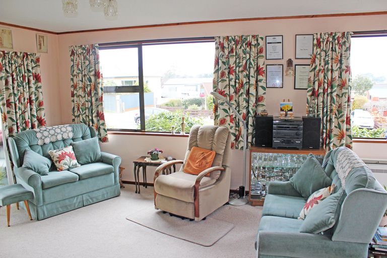 Photo of property in 6a Stuart Street, Holmes Hill, Oamaru, 9401