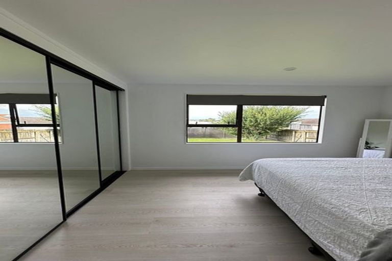 Photo of property in 2/57 Kiwi Esplanade, Mangere Bridge, Auckland, 2022