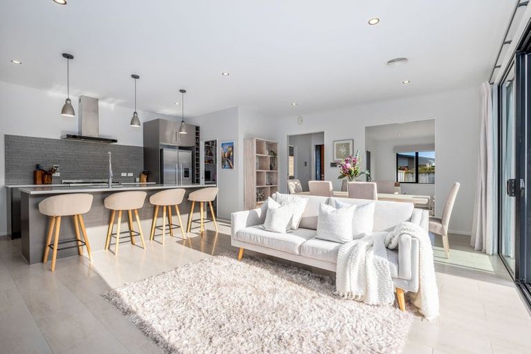 Photo of property in 10 Taranui Way, Paraparaumu Beach, Paraparaumu, 5032