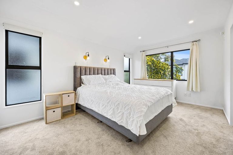 Photo of property in 2/4 Rogers Avenue, Eastern Beach, Auckland, 2012