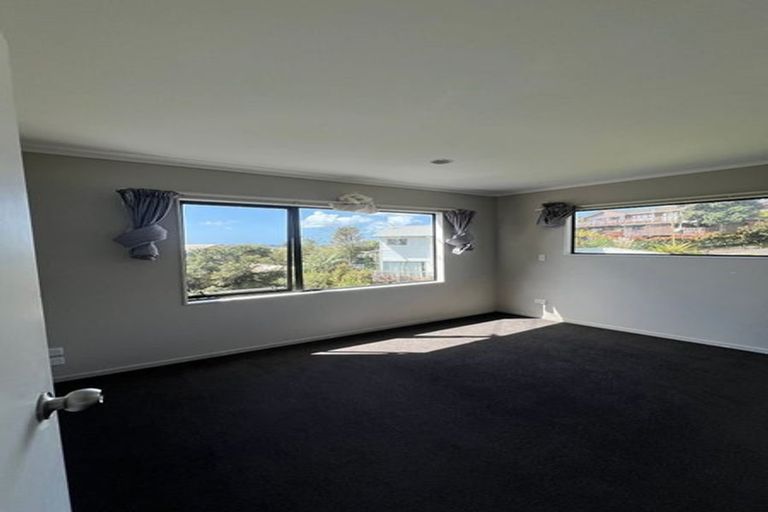 Photo of property in 91c Wade River Road, Stanmore Bay, Whangaparaoa, 0932