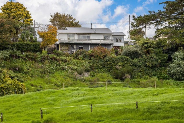 Photo of property in 11 Cowling Road, Hurdon, New Plymouth, 4310